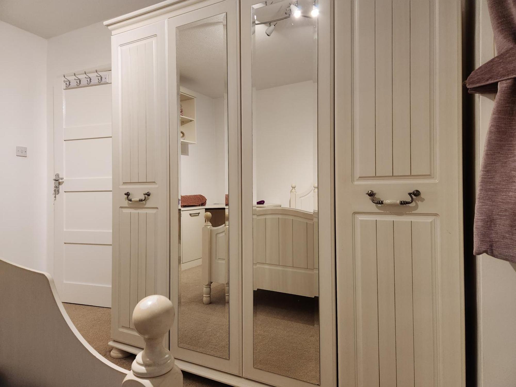 Elmdon House With 4 Spacious Bedrooms To Choose Birmingham Luaran gambar