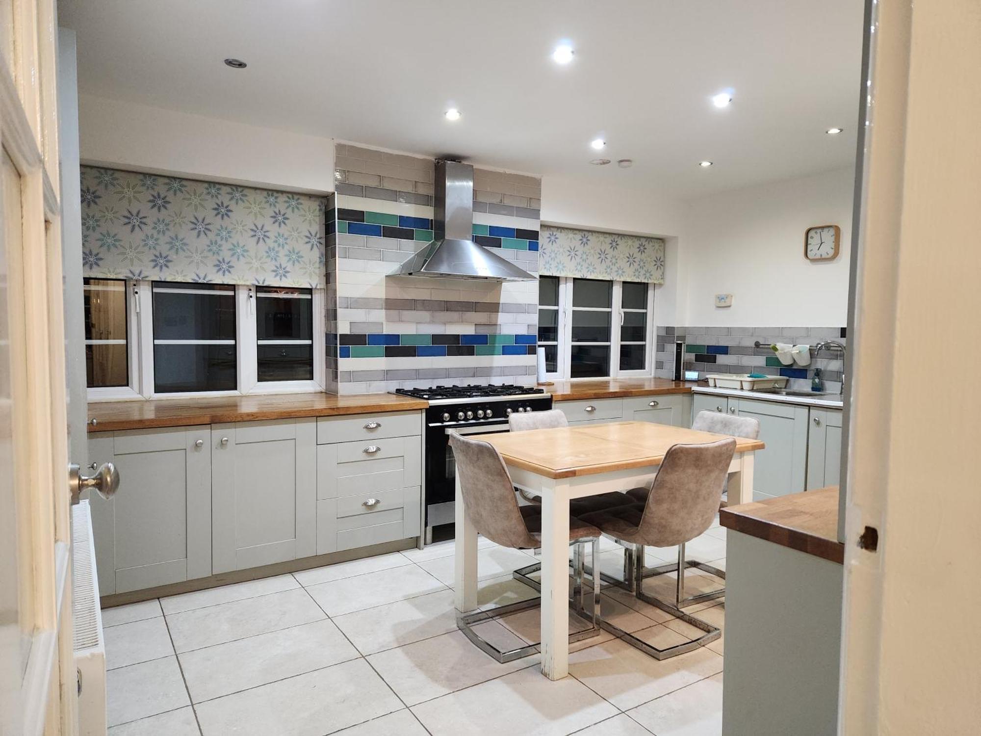 Elmdon House With 4 Spacious Bedrooms To Choose Birmingham Luaran gambar