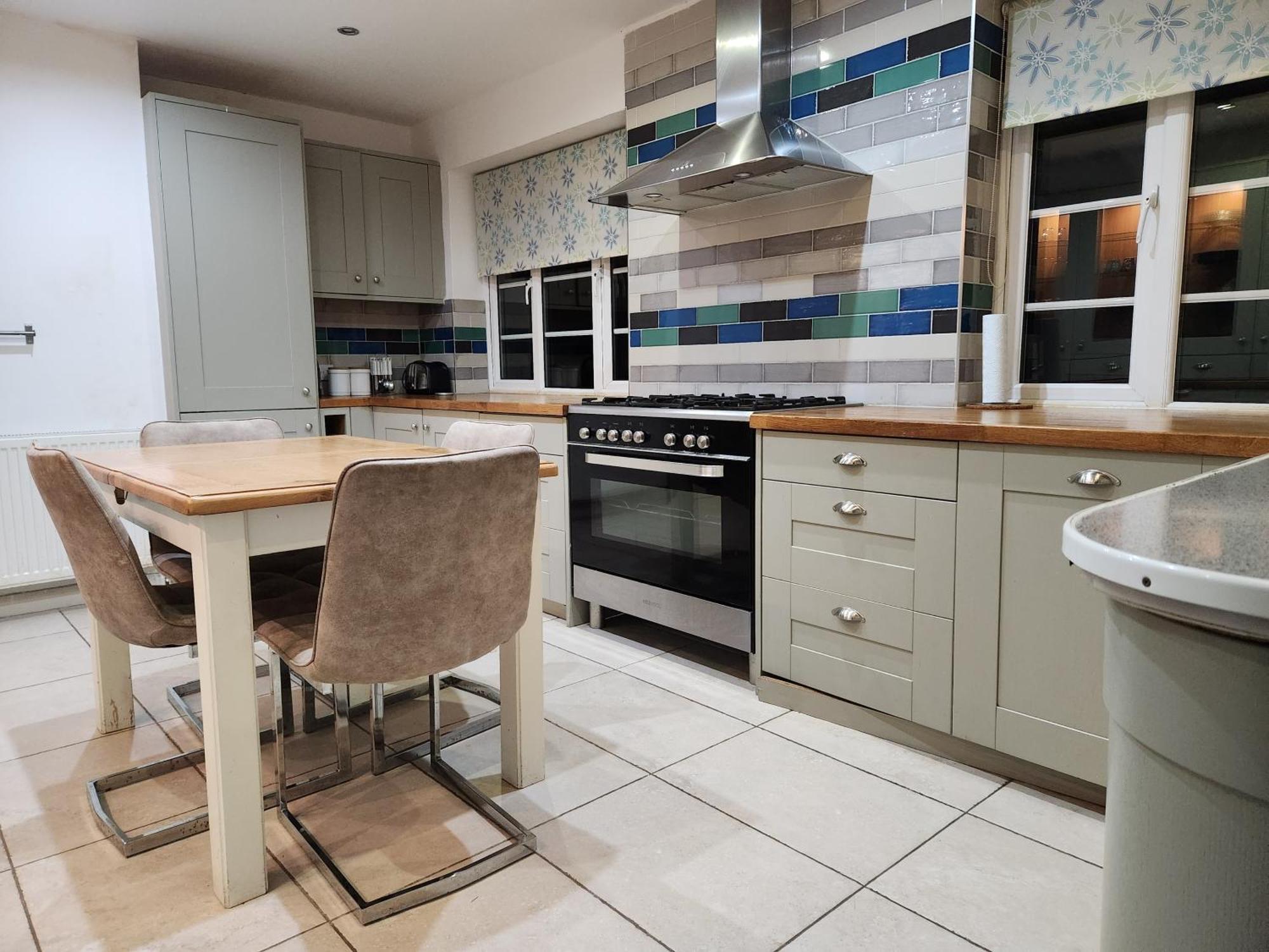 Elmdon House With 4 Spacious Bedrooms To Choose Birmingham Luaran gambar